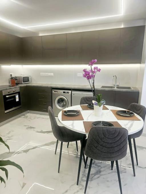 Deluxe Apartment Paphos Exteriér fotografie